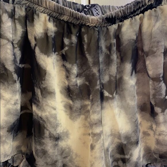 Vigoss black and cream tie dye shorts - Picture 2 of 4